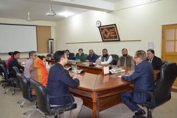 01 VC KMU Prof. Dr Arshad Javaid Chairing MOU signing cermony  between KMU & ICRC (Custom)1512036974.JPG