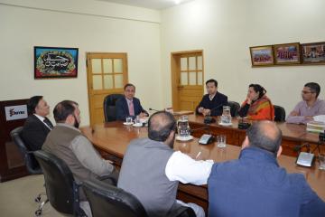 02 VC KMU Prof. Dr Arshad Javaid Chairing MOU signing cermony  between KMU & ICRC (Custom)1512036974.JPG