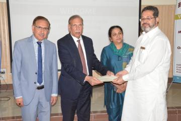 03.President PMDC Justice Rtd Miaan Shakir ullah Jan along with VC p (Custom)1540879237.JPG