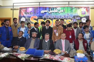 05.Former World Squash Champion Qamar Zaman and VC KMU Prof Dr Arshad Javed along with others during Inaugural Ceremony of KMU 3rd Sports Gala 2017 (Custom)1513065080.JPG